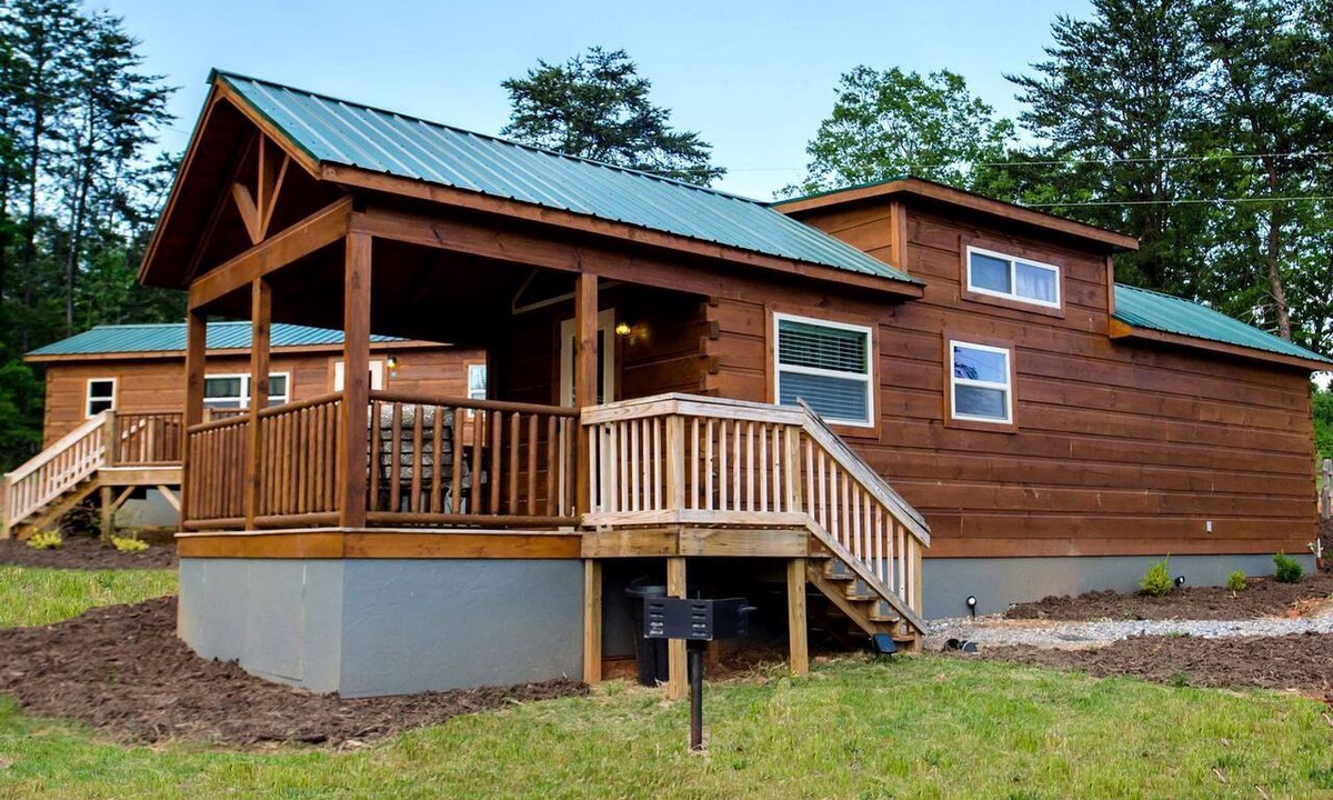 Mill Spring Cabin | Peaceful Cabin Close to Tryon and the Foothills near Lake Lure in Mill Springs, North Carolina