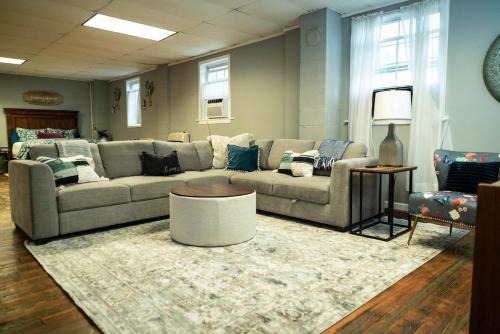Pilot Mountain Apartment | Perfect in Pilot Mtn-Unit 1 Walk to Downtown!