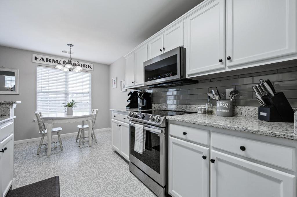 Cartersville House | Pet-Friendly 3BR House with Garage Near LakePoint!