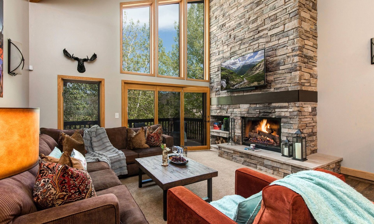 Deer Valley House | Pet friendly, Private Hot tub, Shuttle near Main Street! Aspen Wood 1520