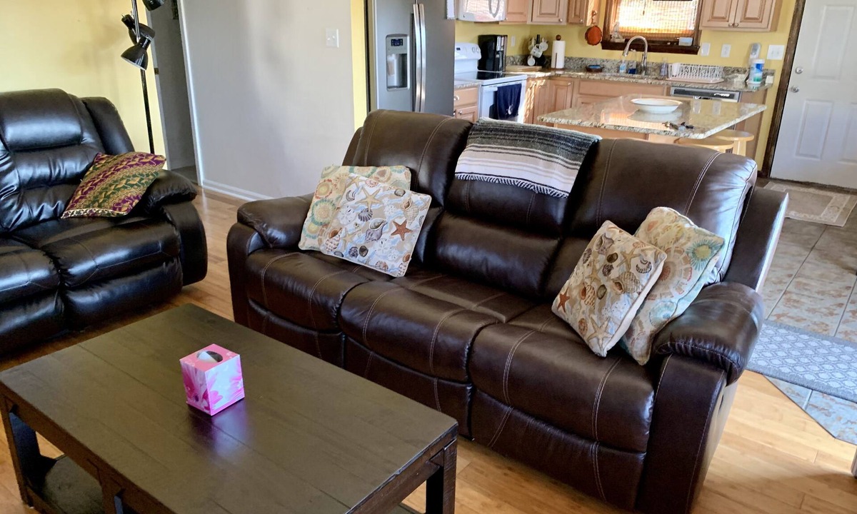 Colington House | Pet friendly sound side 3 Bdrm/2Bth Non Smoking Beach Box Private Home