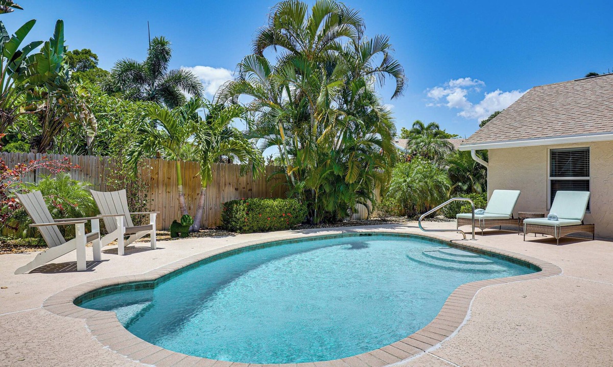 Tropic Palms House | Poolside Oasis! Family Home 4 Mi to Delray Beach