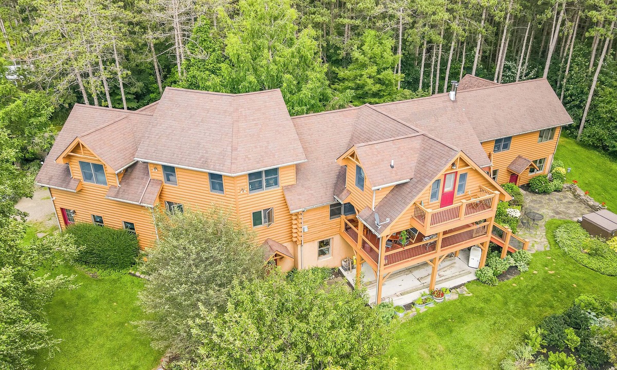 Naples House | Private Cabin Retreat | Sleeps 22 | Pond/Hot Tub