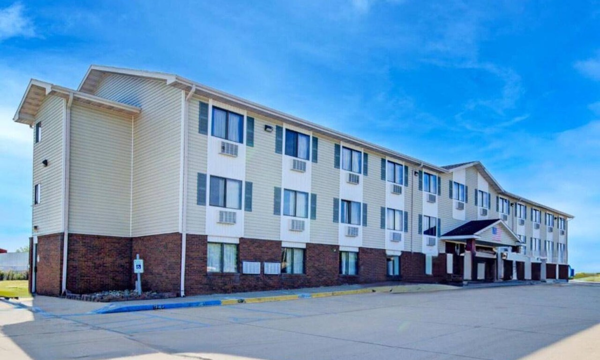 Kingdom City Apartment | Queen Bed Accessible|Nsmk