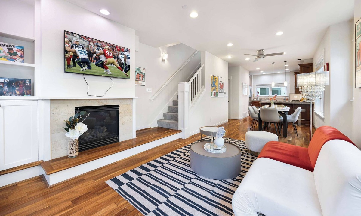 Lower Queen Anne Condo | Rare 3BR Modern Urban Escape, Private Garage
