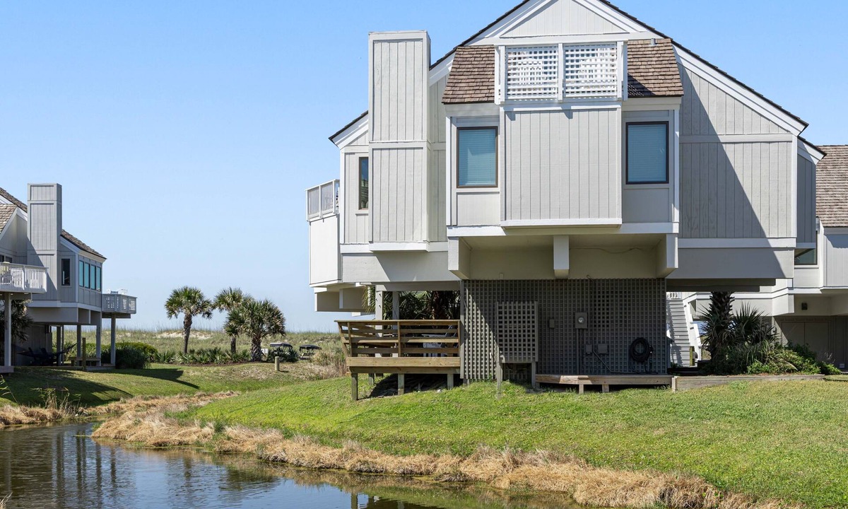 Bald Head Island Villa | Recently updated Villa near BHI Club, South Beach and shops