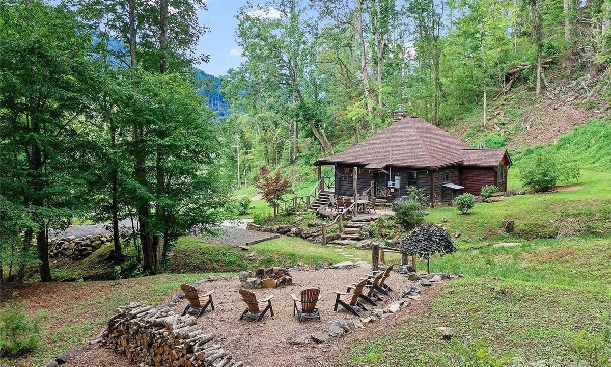 Bakersville Cabin | Redbud Lane