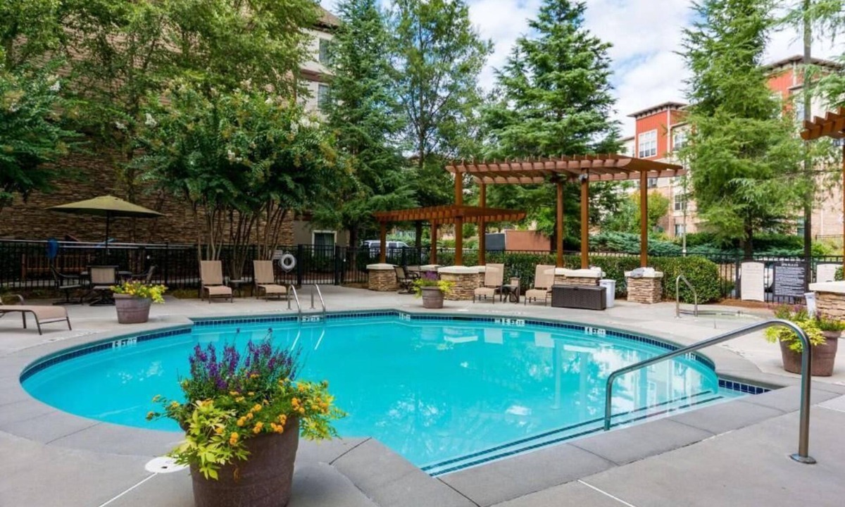 Dunwoody Hotel | Relaxing Extended Stay w/Kitchen Near Dunwoody Offices | 3 Units
