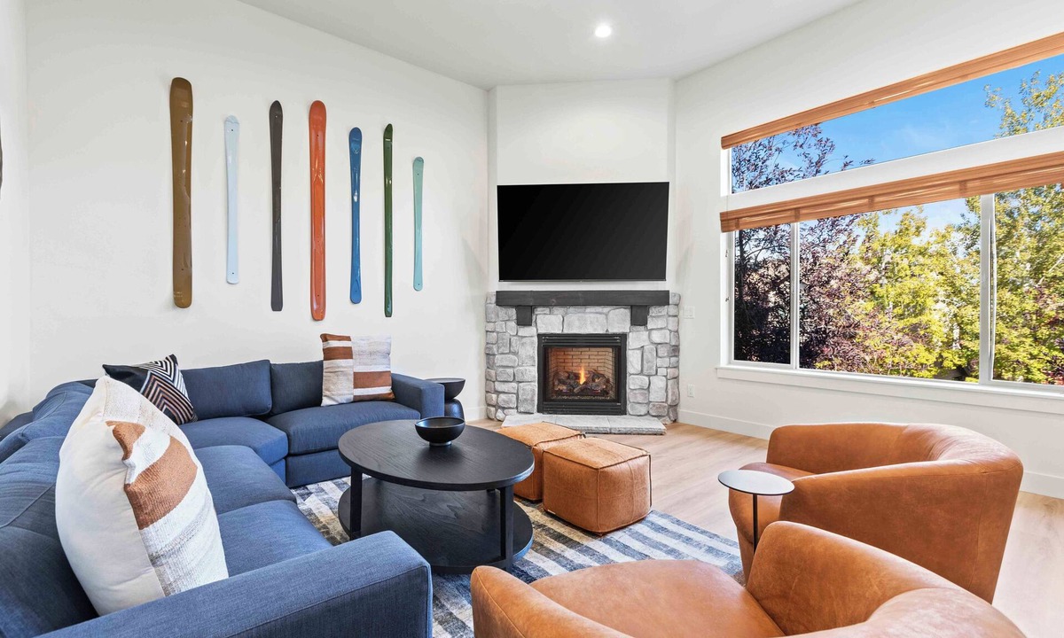 Bear Hollow Village House | Remodeled Townhome by InvitedHome | Hot Tub, Pool, Hike, 5 Min Drive to Canyons
