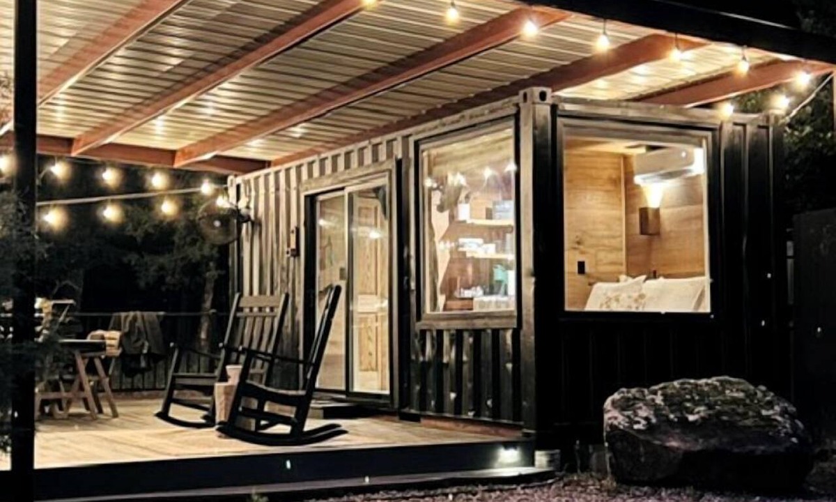 Log Cabin Cabin | Romantic Container with Jacuzzi Great for a Couples Retreat in Texas