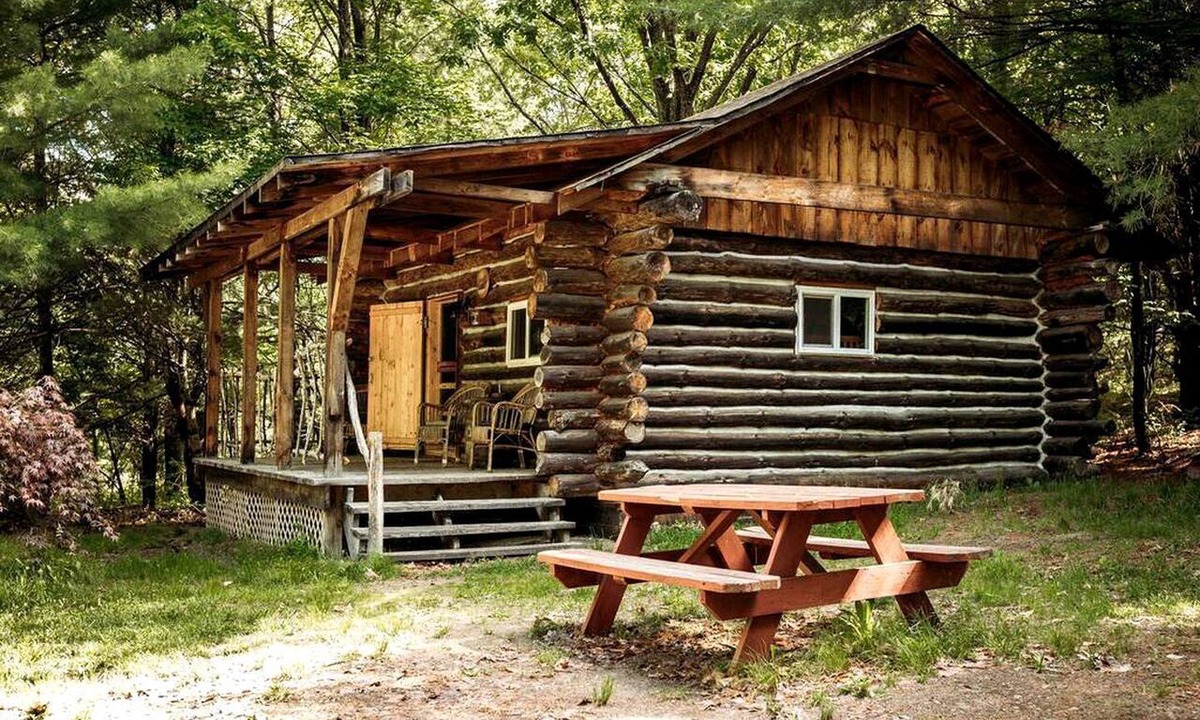 Penn Yan Cabin | Rustic Log Cabin, Ideal for a New York Glamping Getaway
