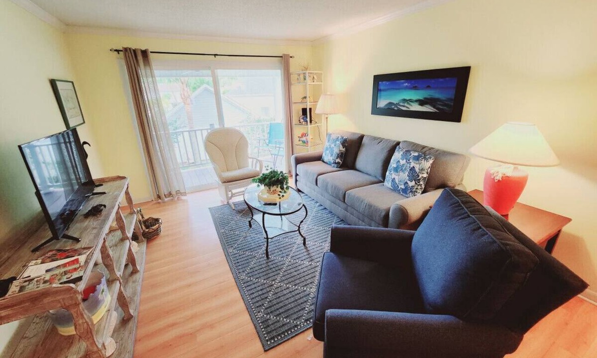 Demere Park Condo | S6 family friendly, near tennis and pool, peaceful upstairs close to tennis and back pool