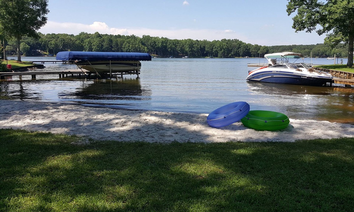 Eatonton House | Sandy Beach on Cove Lake Front House - Big Yard, Dock & Natural Sandy Beach
