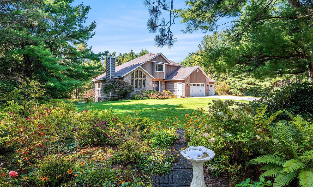 West Olive Cottage | Secluded 2.5-Acre Modern Retreat by Lake Michigan–Near Holland & Grand Haven