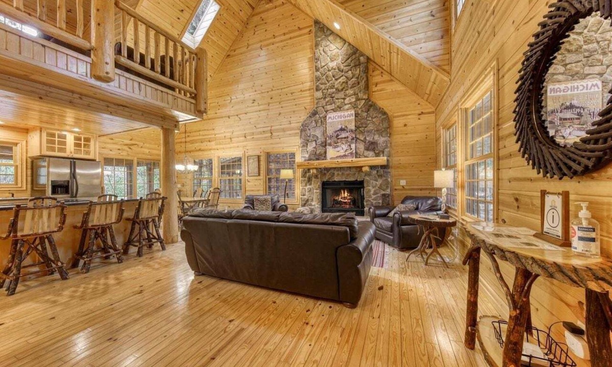 Saugatuck Cabin | Secluded Kingfisher #18 in Saugatuck: 3BR, 2BA, Hot Tub, sleeps 8.
