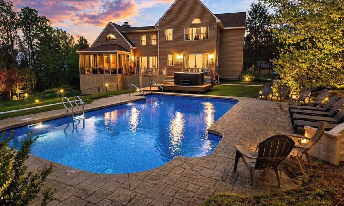 Town of Grafton Ski Chalet | Secluded Luxurious Chalet with heated Pool,Hot Tub, Game Rooms. Pet-Friendly!