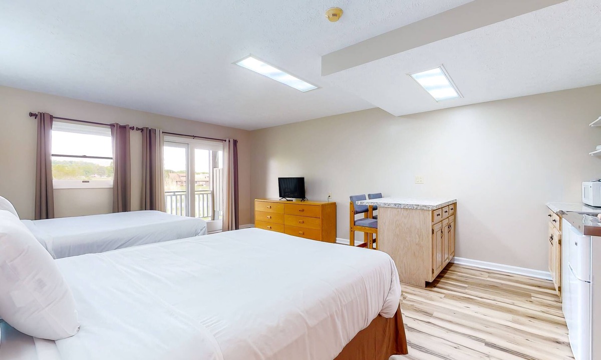 Baneberry House | Serene Studio W Patio, Near Lake, Dog Friendly, Gym