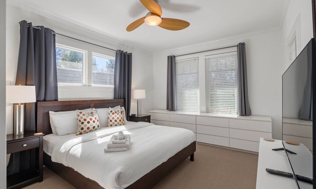 Brookwood Apartment | (SH) Spacious 3BR World Cup Stay for 6 Guests
