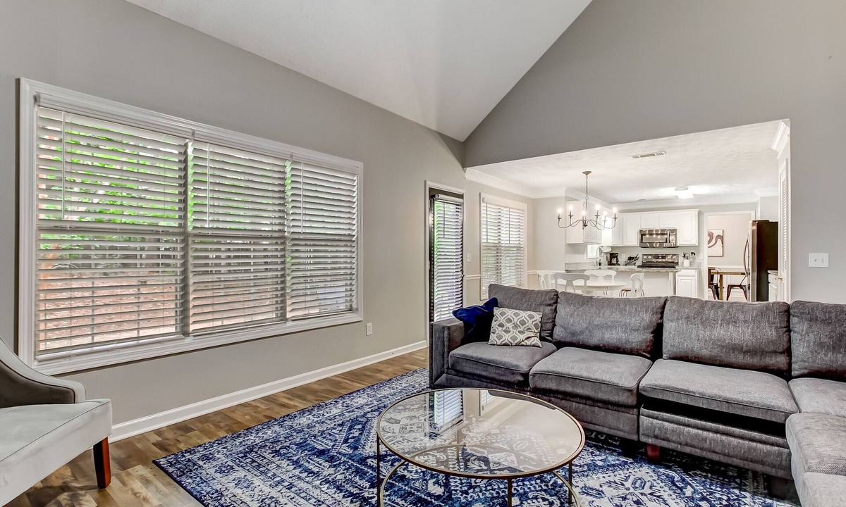 Duluth House | ☆ Sleeps 10! 4 bedroom Duluth home w pool table ☆