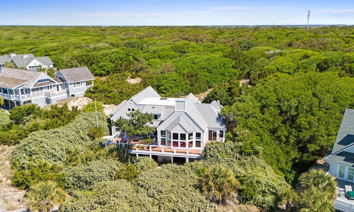 Bald Head Island House | Sleeps 14 in 5BR, Ocean Views, Steps to Beach, Pet Friendly, BHI and Shoals