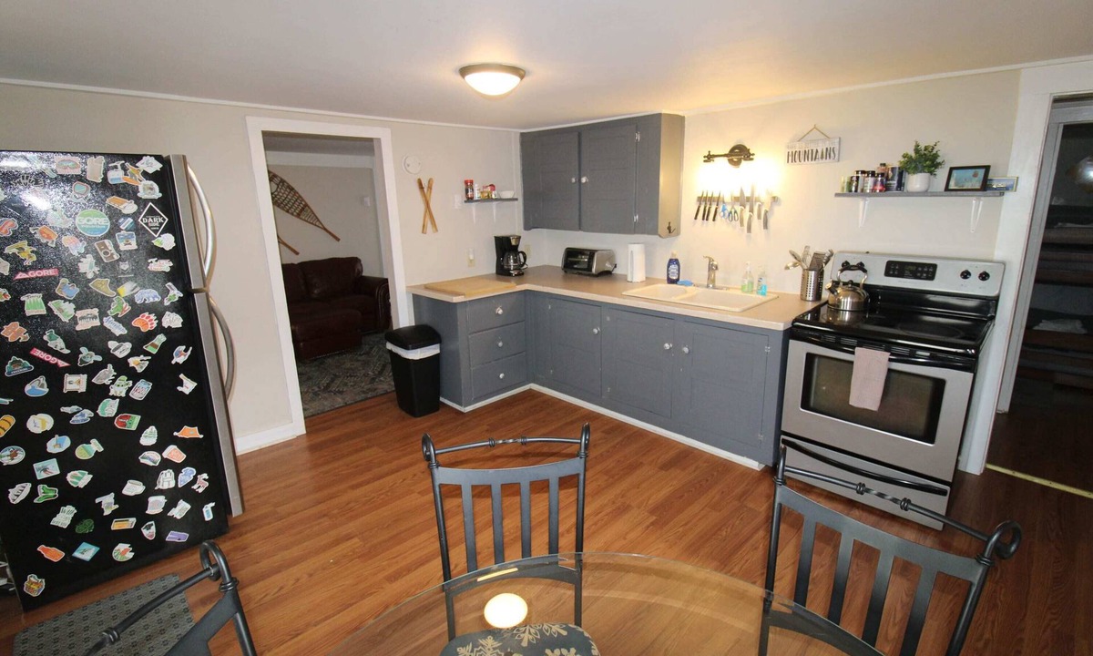North Creek House | Spacious 3BR Walk to Gore & Main St | Game Room, Porch, Fast WiFi | Sleeps 8
