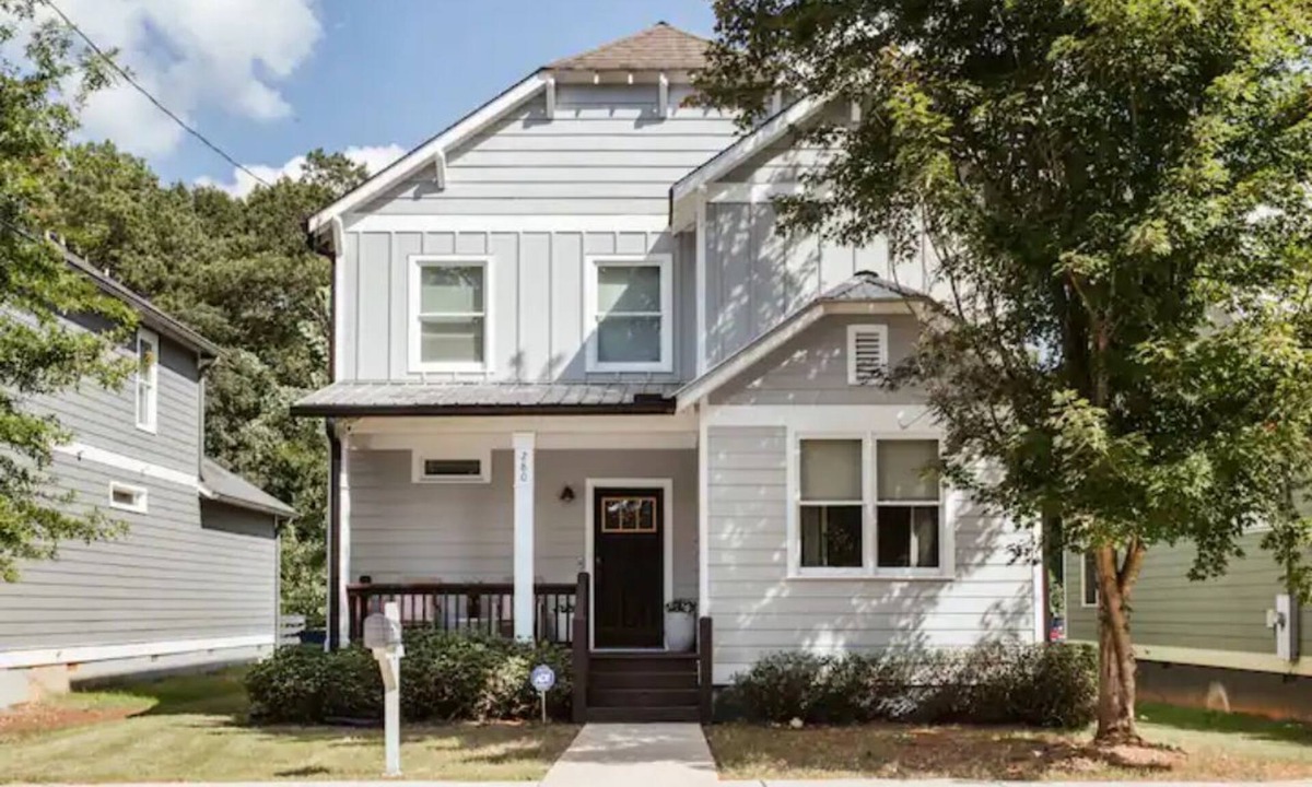 Athens House | Spacious 4BR Home I 5 Min to Downtown Athens I Sleeps 8+