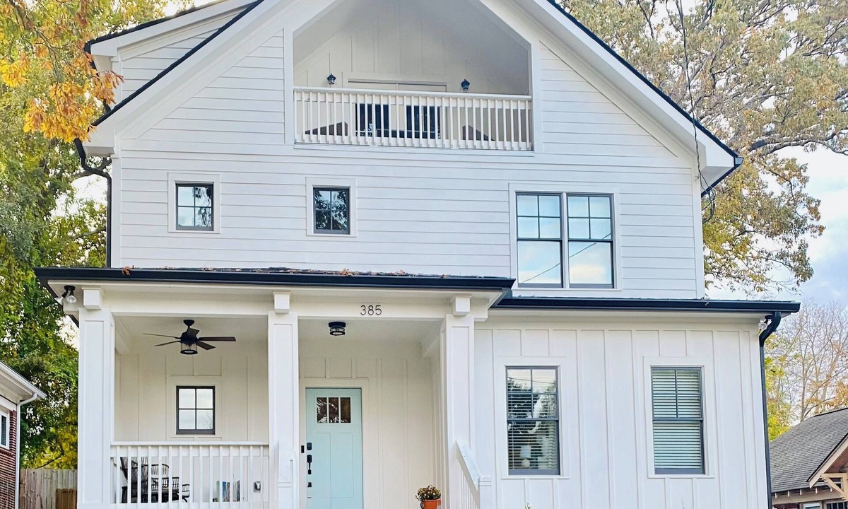 Westview House | Spacious 5-Bedroom Home in the heart of Atlanta; Near MBS Stadium, Beltline