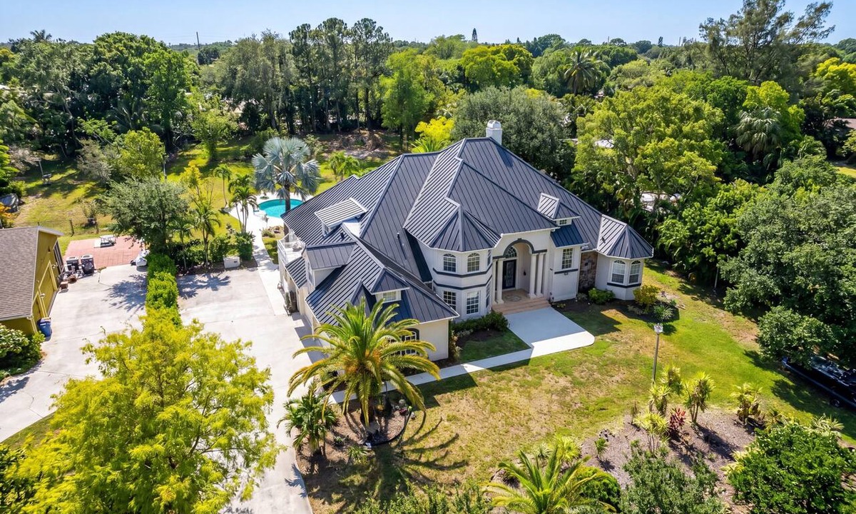 Coconut Creek House | Spacious 6-bedroom house in beautiful Coconut Creek with AC
