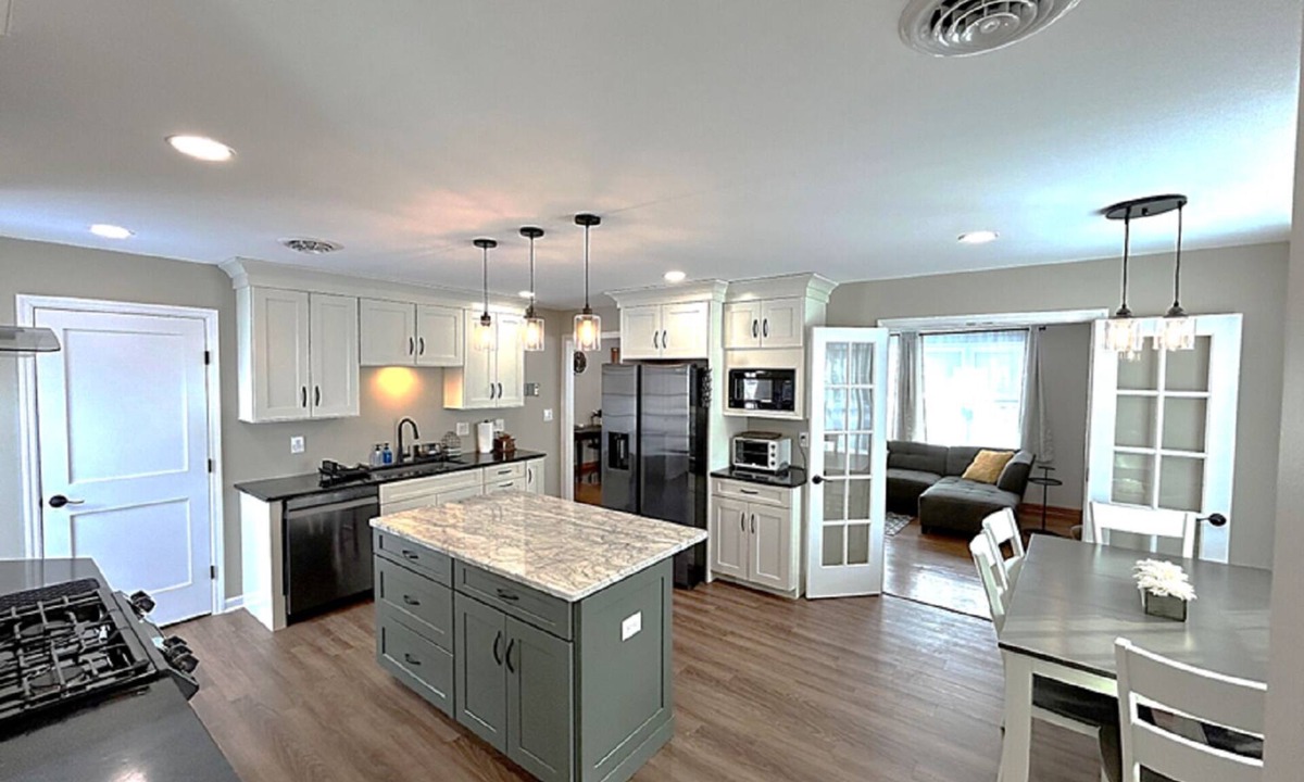 Schenectady House | Spacious Glenville Ranch Chef's Kitchen Near Everything Deck Fire Pit