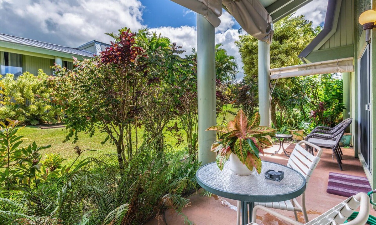 Princeville Condo | Spacious Home Great for Large Groups - Walk to Beaches/Groceries/Shopping