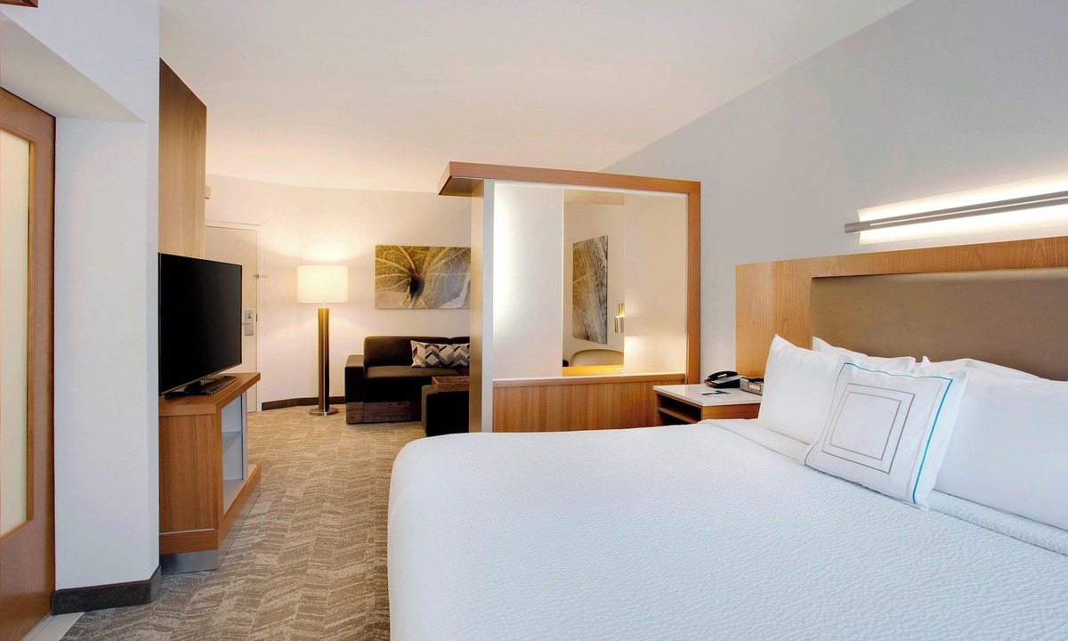 Windsor Locks Hotel | Springhill Suites Marriott Airport