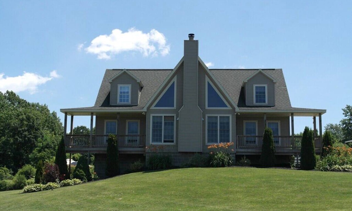 Naples House | Stay at the “Farmhand Inn” & live the farm-life while enjoying a great vacation!
