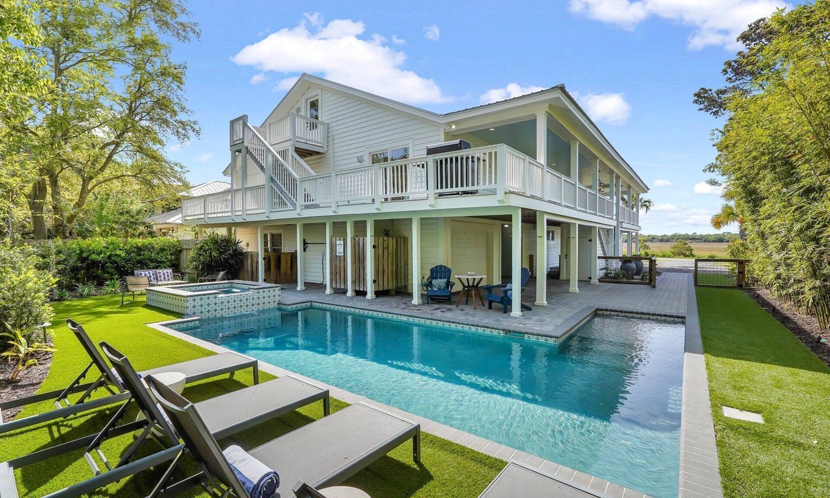 East Beach House | Stay Salty: A Spacious 6-Bedroom Home with Marsh Views in Saint Simons Island