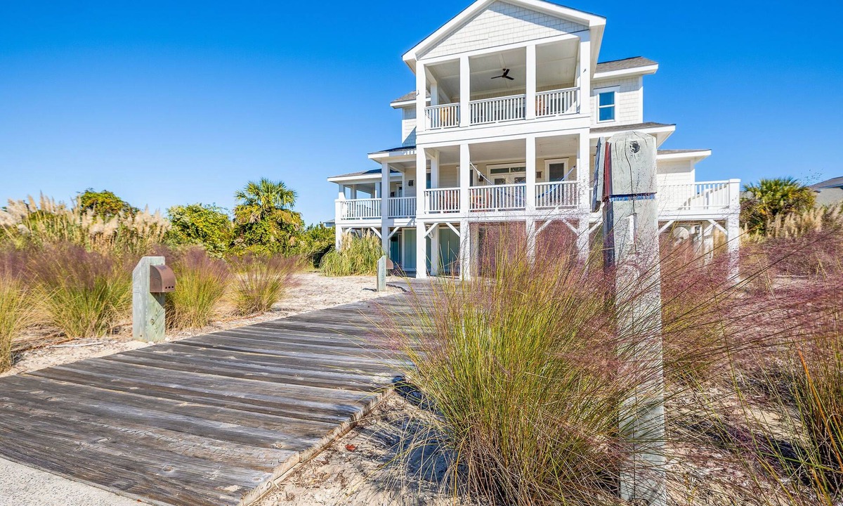 Bald Head Island House | Stunning S Beach Retreat Shoals & BHI Club available 4 night min in July