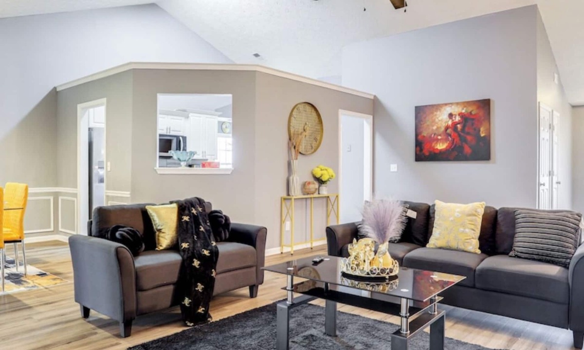 Lawrenceville House | Stylish Lawrenceville Getaway with sunroom– Family & Pet Friendly