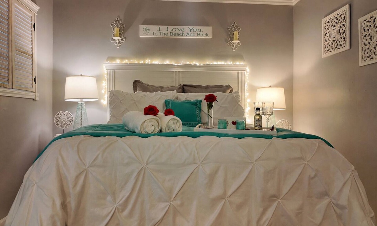 Emerald Isle House | Suite Retreat: Queen Suite, Near Beach, Hot Tub, Golf Cart