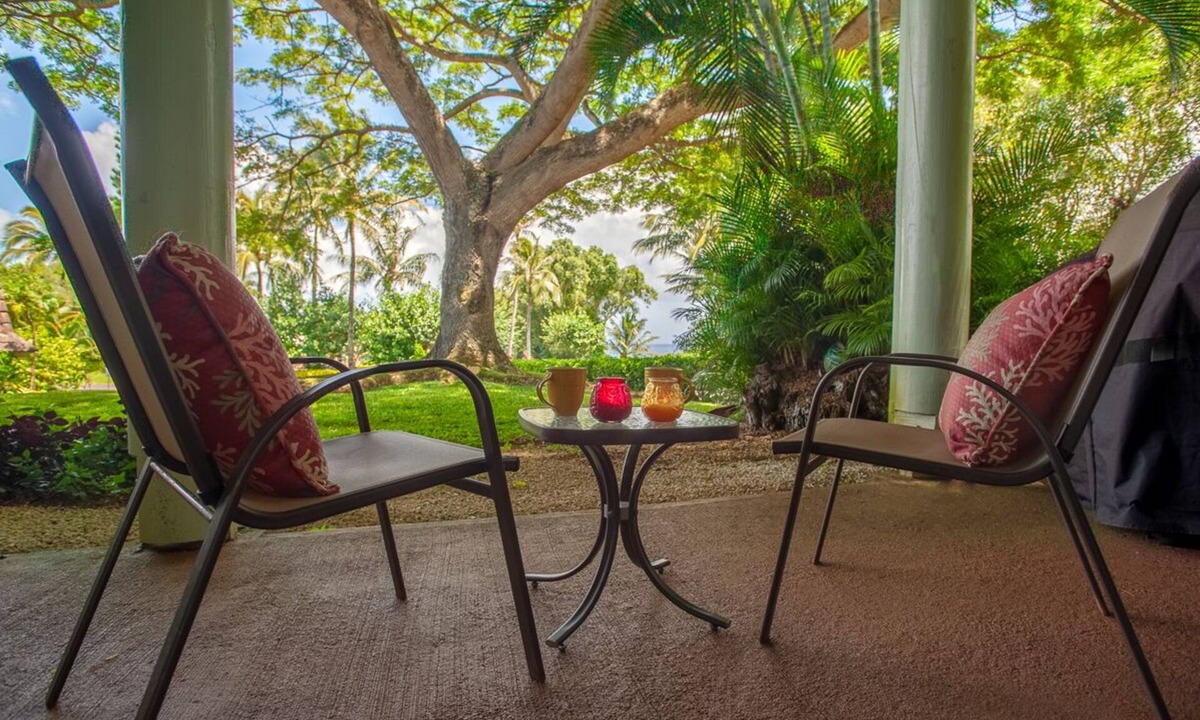 Princeville Condo | Super Homey & Comfortable Townhouse - Walk to Shops/Dining/Great Beaches