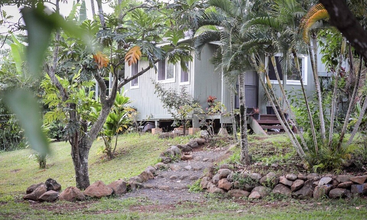 Anahola House | Sweet Country Cottage