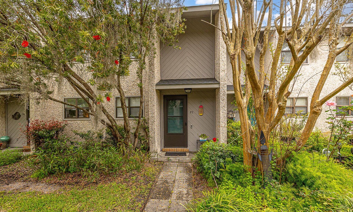 Saint Simons Island House | Tastefully decorated 2 BR/2.5 BA townhome close to everything! Monthly rental
