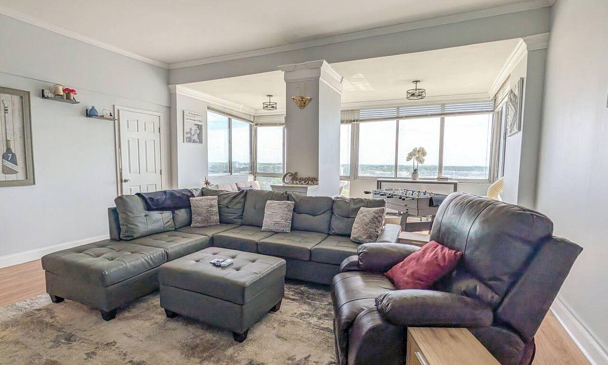 Downtown Atlanta Apartment | The ATL Sky Suite High-Floor 3BR Downtown Penthouse Stunning City Views
