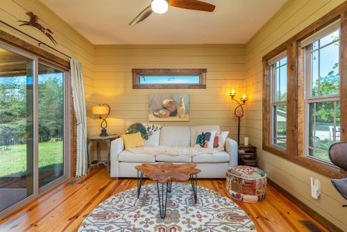 Mill Spring House | The Bluebird