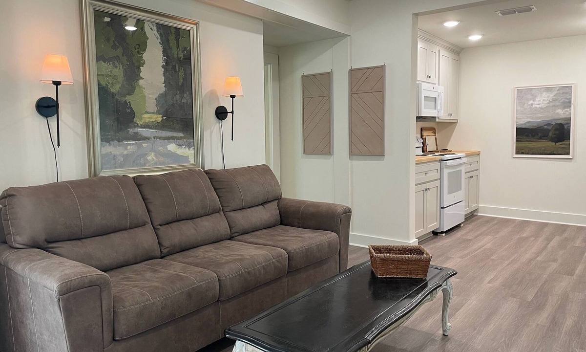 Douglas House | The Mockingbird-Covered Parking, Quiet Street