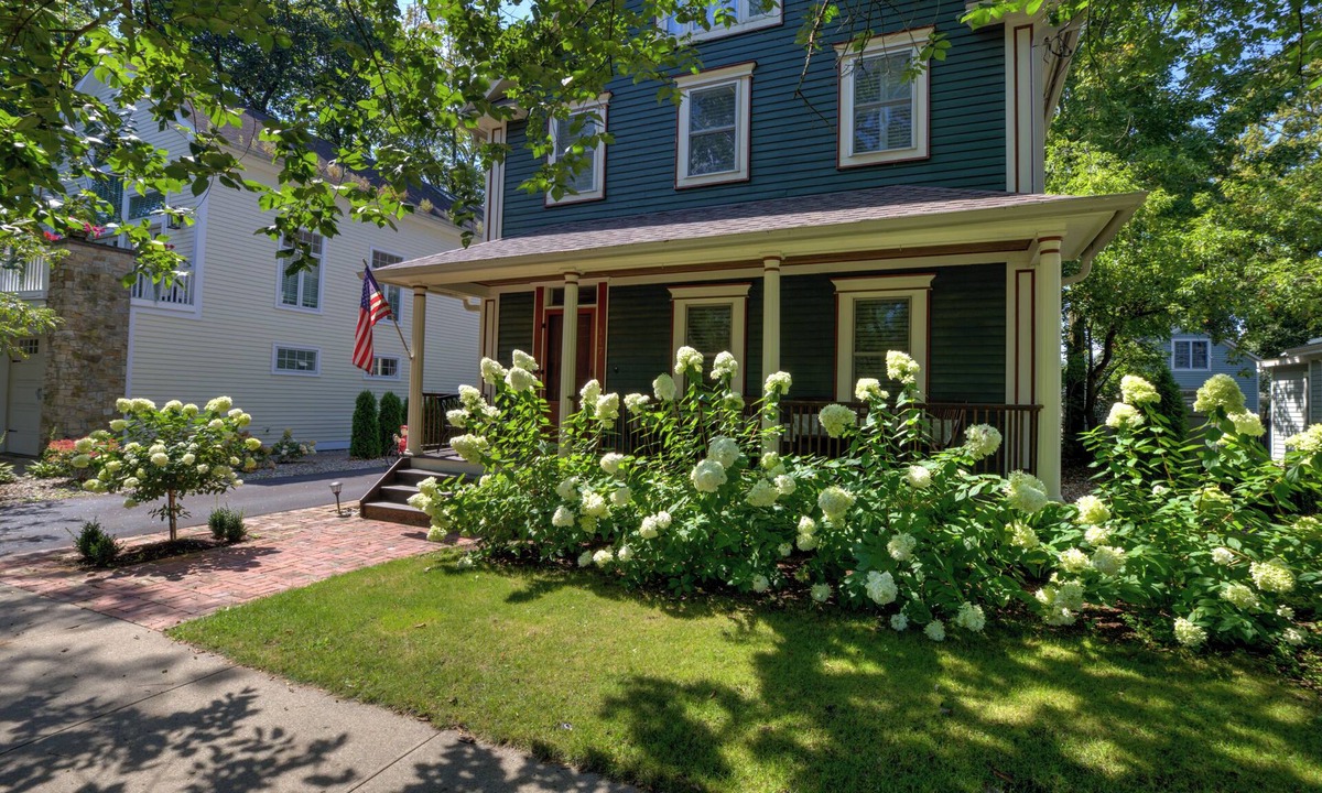 Saratoga Springs House | The Nelly House.A Big, Beautiful, Updated house.