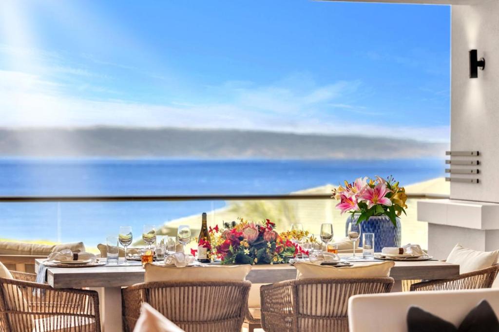 Montage Kapalua Bay Apartment | The Resort at Kapalua Bay Oceanfront 3 BR Sleeps 10 Luxury Resort Living Complimentary Car with 6 Nights MON-6302 by KBM