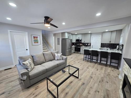 Atlanta House | The Silver Villa - 2 King Beds Minutes from Downto