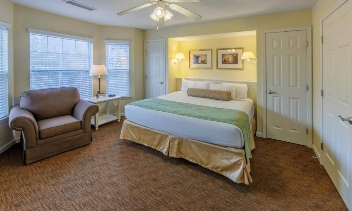 South Lee Hotel | Three Villas, Endless Play | Indoor Pools, Trails, Games & BBQ Decks