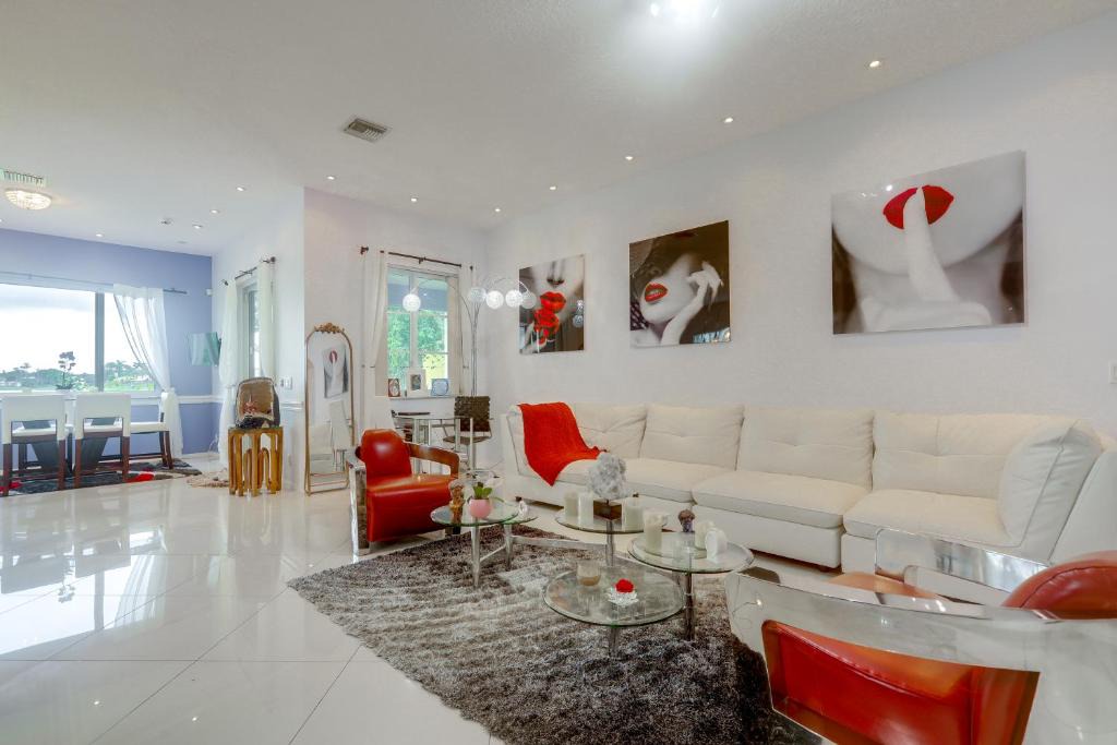 West Palm Beach House | Trails & Resort Perks! Home in Royal Palm Beach