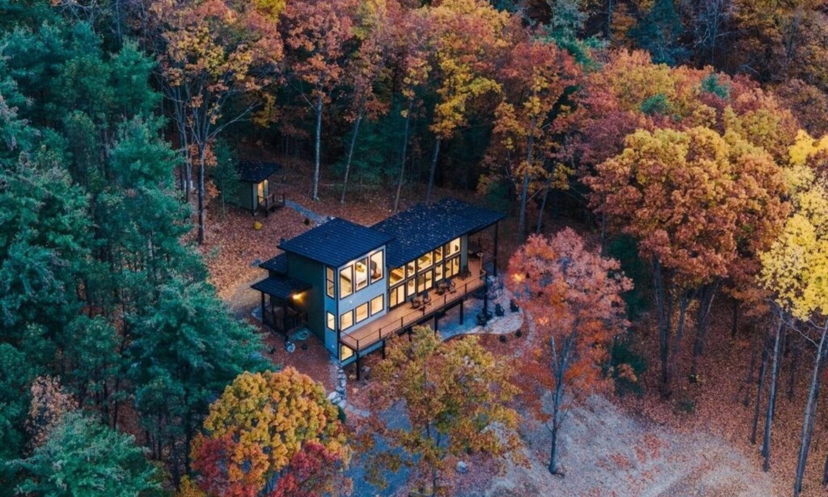 Penn Yan House | TreeTops, modern luxury overlooking Keuka Lake - Luxury Treehouse included