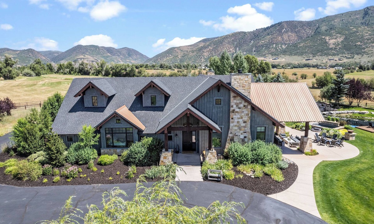 Oakley House | TWILIGHT MOON RANCH, featured in "Yellowstone", Near Park City