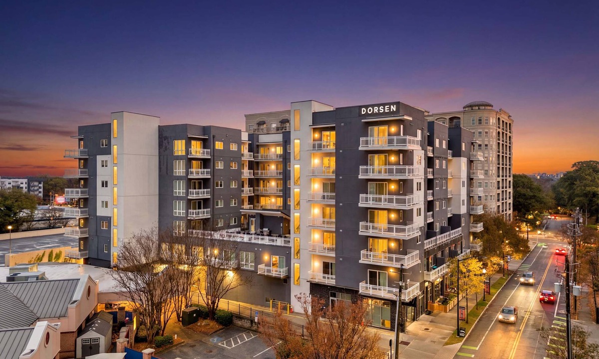 SoNo Apartment | Two-Bedroom Apartment w/Balcony: Bright & Spacious - Location - Gym - Balcony